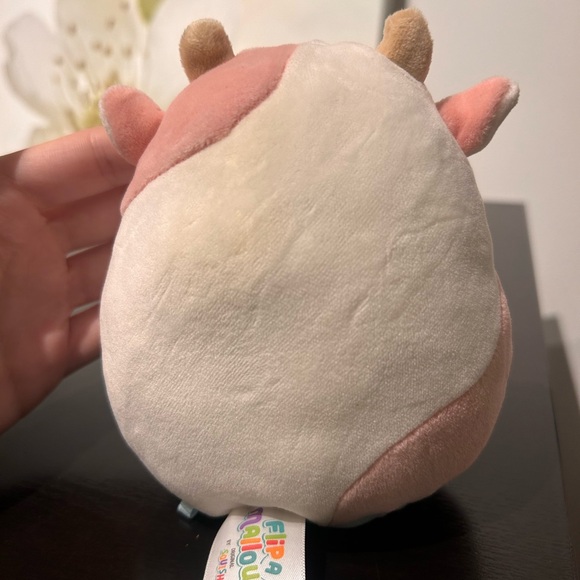 Cow “flip-a-mallow” Plush Toy - Picture 2 of 4